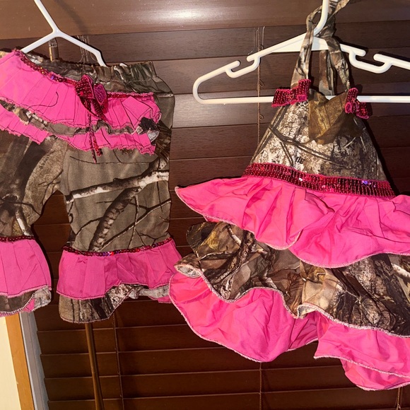 Girls pink camo and sequin ruffled outfit worn once for a camo pageant - Picture 1 of 2